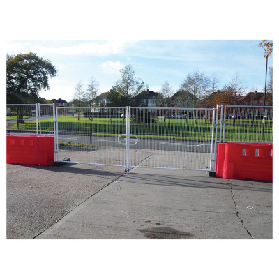 RB22 Barrier Vehicle Gate with Flags - 5 Metres